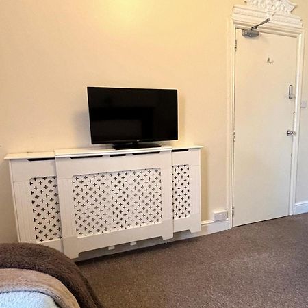 Shirley House 1, Guest House, Self Catering, Self Check In With Smart Locks, Use Of Fully Equipped Kitchen, Walking Distance To Southampton Central, Excellent Transport Links, Ideal For Longer Stays ภายนอก รูปภาพ