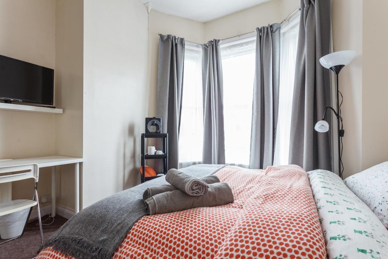 Shirley House 1, Guest House, Self Catering, Self Check In With Smart Locks, Use Of Fully Equipped Kitchen, Walking Distance To Southampton Central, Excellent Transport Links, Ideal For Longer Stays ภายนอก รูปภาพ