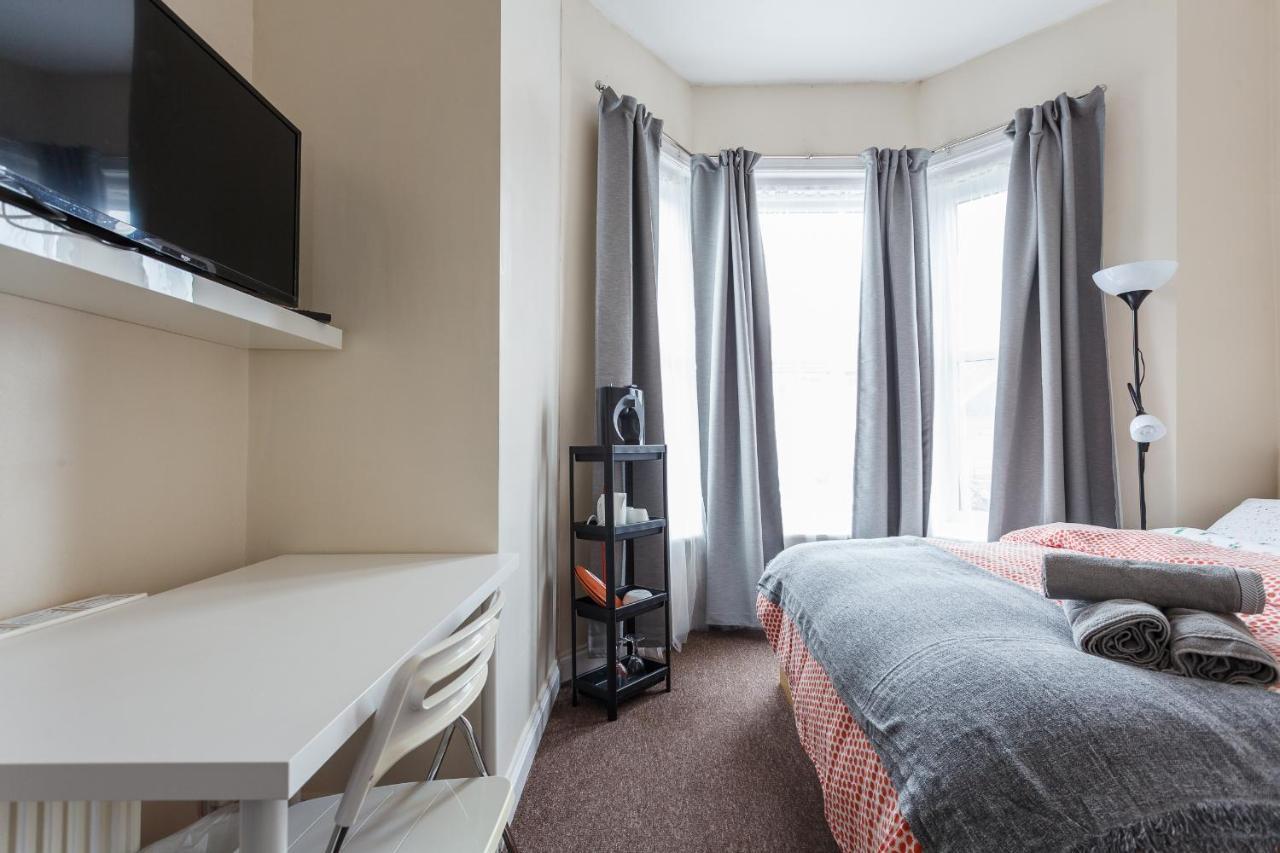 Shirley House 1, Guest House, Self Catering, Self Check In With Smart Locks, Use Of Fully Equipped Kitchen, Walking Distance To Southampton Central, Excellent Transport Links, Ideal For Longer Stays ภายนอก รูปภาพ