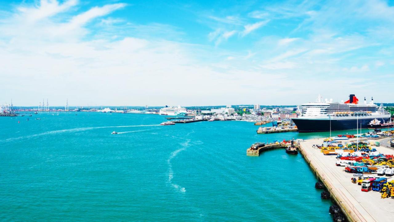 Shirley House 1, Guest House, Self Catering, Self Check In With Smart Locks, Use Of Fully Equipped Kitchen, Walking Distance To Southampton Central, Excellent Transport Links, Ideal For Longer Stays ภายนอก รูปภาพ