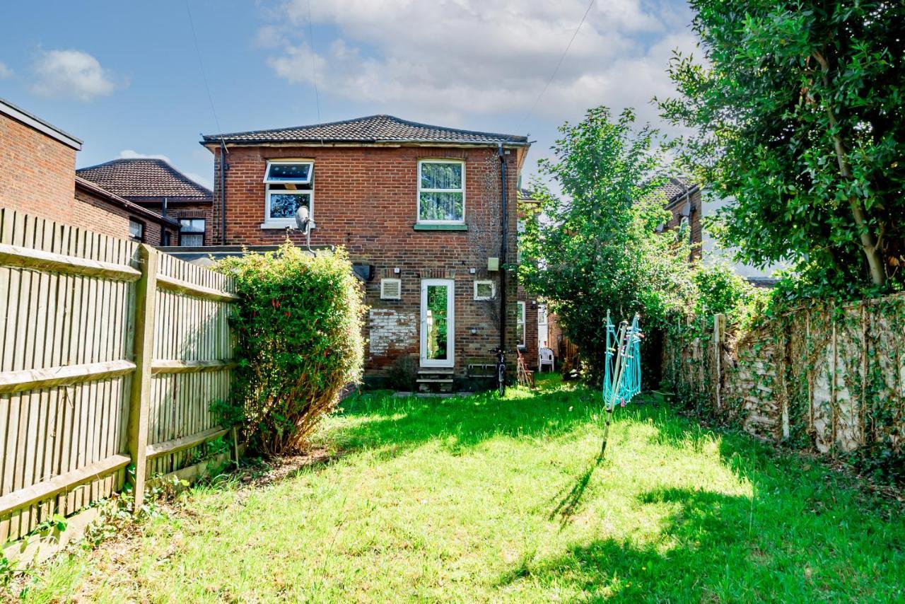 Shirley House 1, Guest House, Self Catering, Self Check In With Smart Locks, Use Of Fully Equipped Kitchen, Walking Distance To Southampton Central, Excellent Transport Links, Ideal For Longer Stays ภายนอก รูปภาพ