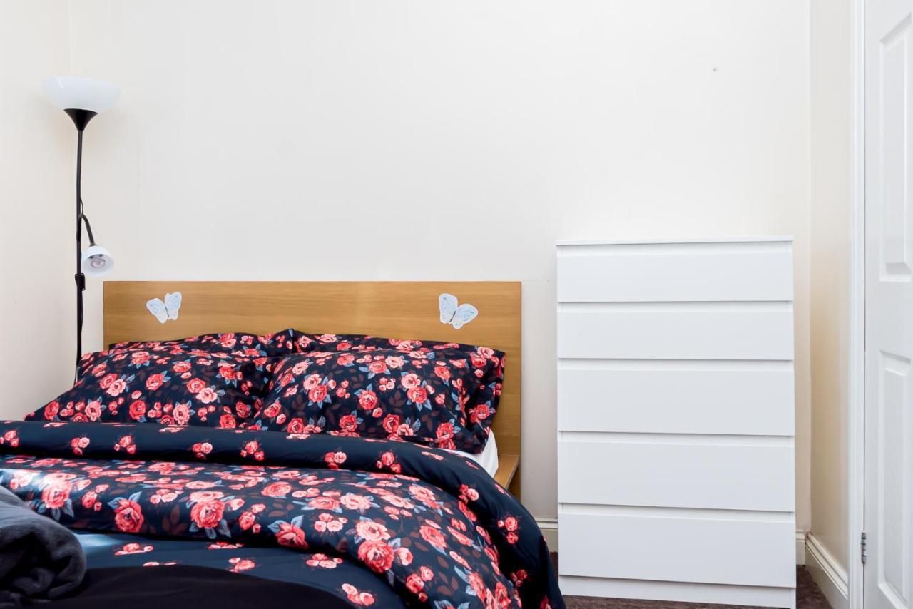 Shirley House 1, Guest House, Self Catering, Self Check In With Smart Locks, Use Of Fully Equipped Kitchen, Walking Distance To Southampton Central, Excellent Transport Links, Ideal For Longer Stays ภายนอก รูปภาพ