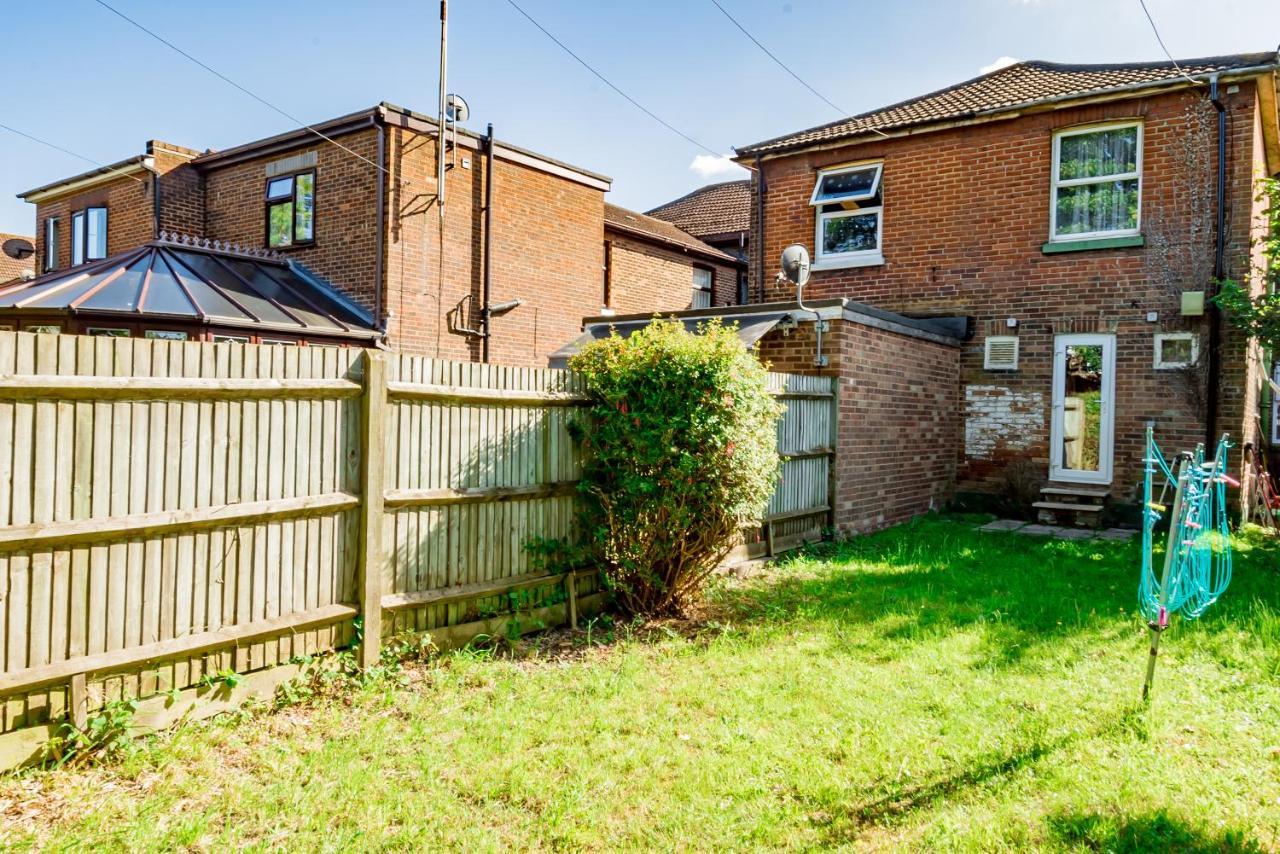 Shirley House 1, Guest House, Self Catering, Self Check In With Smart Locks, Use Of Fully Equipped Kitchen, Walking Distance To Southampton Central, Excellent Transport Links, Ideal For Longer Stays ภายนอก รูปภาพ