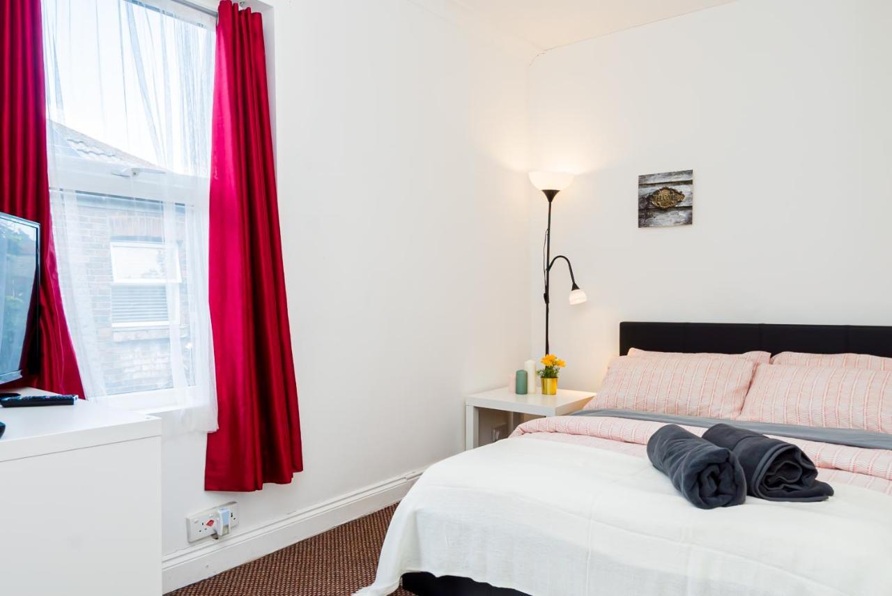 Shirley House 1, Guest House, Self Catering, Self Check In With Smart Locks, Use Of Fully Equipped Kitchen, Walking Distance To Southampton Central, Excellent Transport Links, Ideal For Longer Stays ภายนอก รูปภาพ