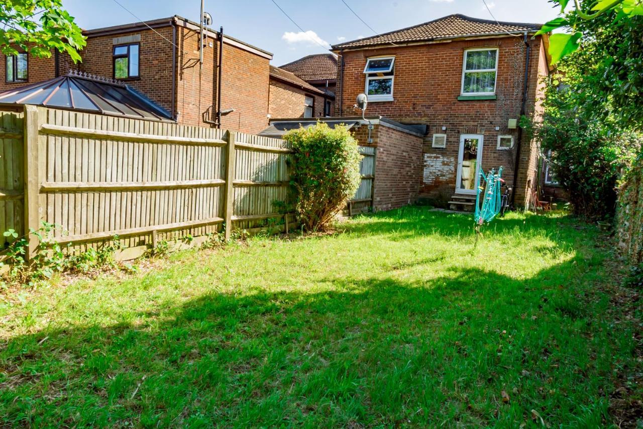 Shirley House 1, Guest House, Self Catering, Self Check In With Smart Locks, Use Of Fully Equipped Kitchen, Walking Distance To Southampton Central, Excellent Transport Links, Ideal For Longer Stays ภายนอก รูปภาพ