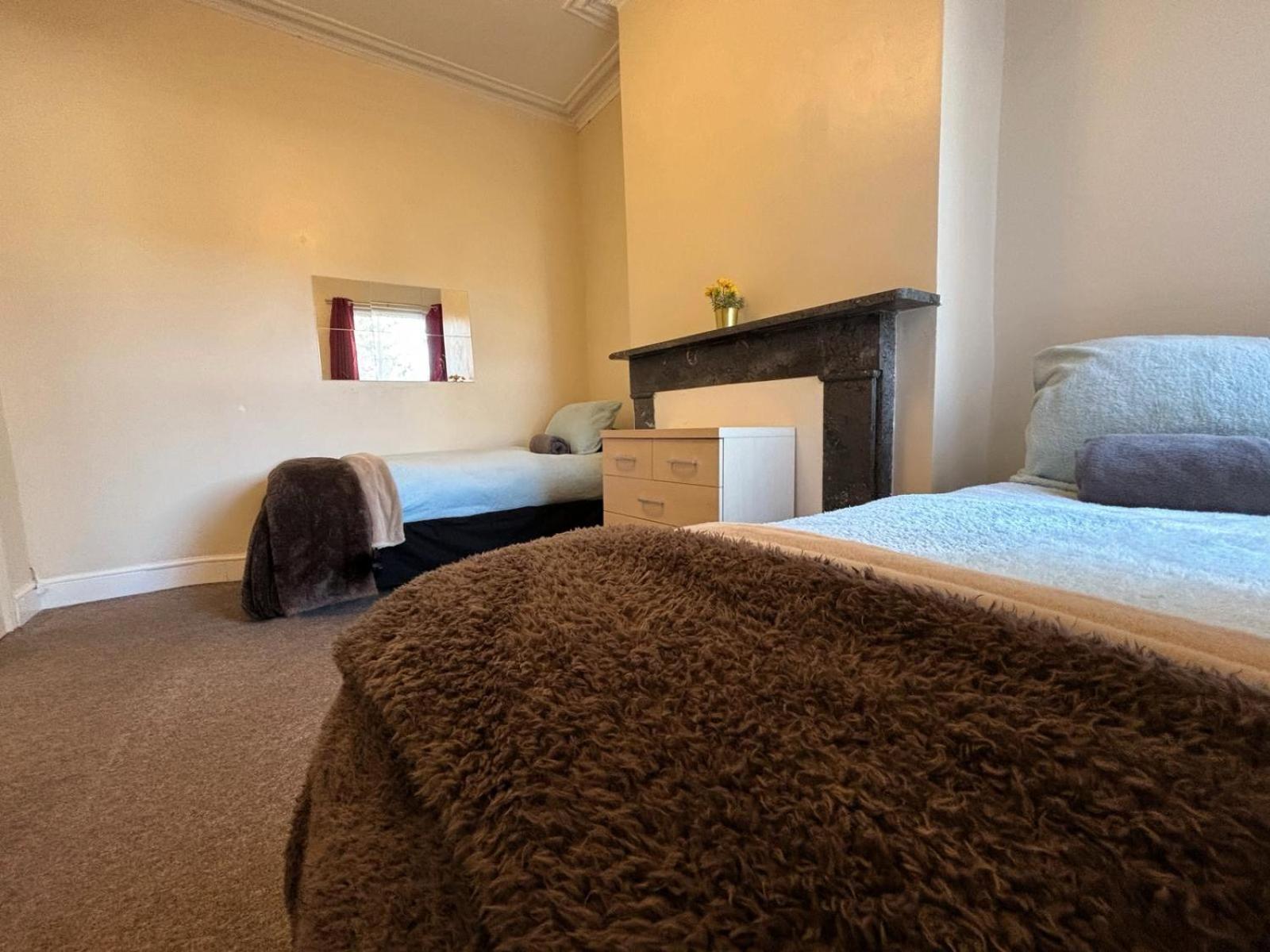Shirley House 1, Guest House, Self Catering, Self Check In With Smart Locks, Use Of Fully Equipped Kitchen, Walking Distance To Southampton Central, Excellent Transport Links, Ideal For Longer Stays ภายนอก รูปภาพ