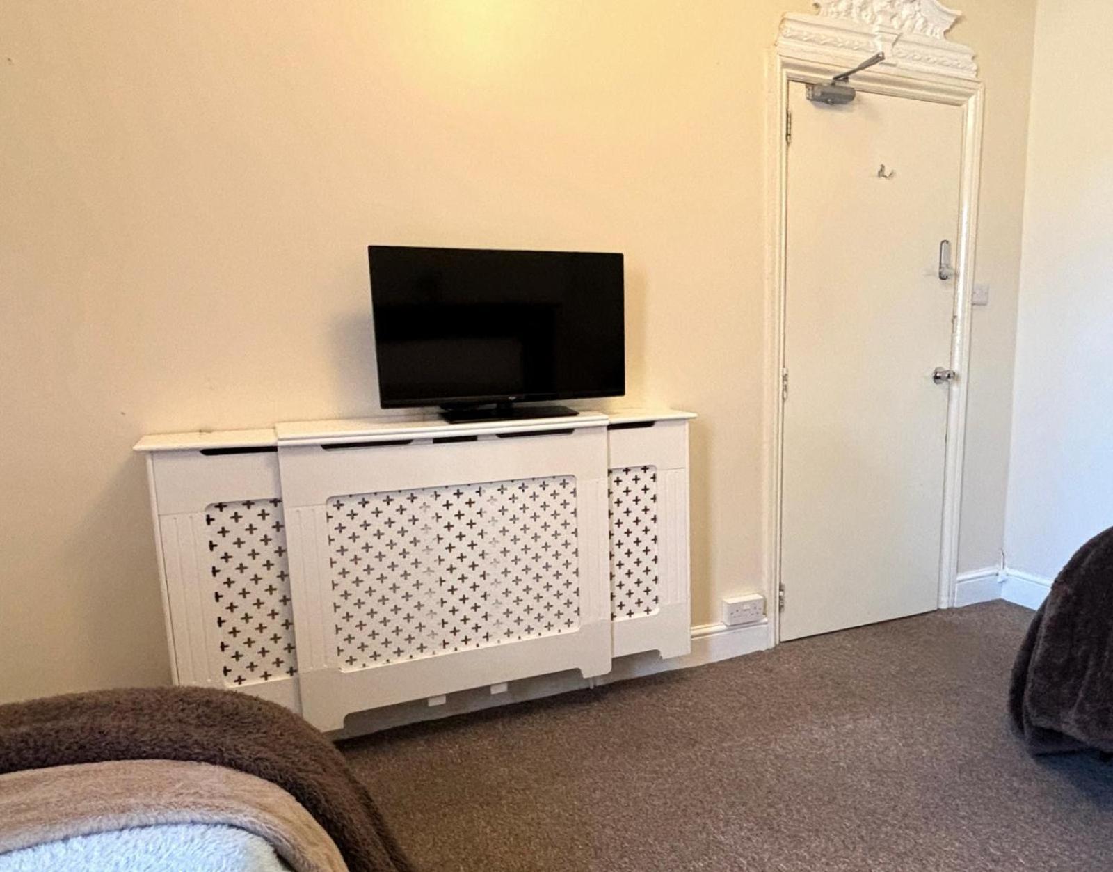 Shirley House 1, Guest House, Self Catering, Self Check In With Smart Locks, Use Of Fully Equipped Kitchen, Walking Distance To Southampton Central, Excellent Transport Links, Ideal For Longer Stays ภายนอก รูปภาพ